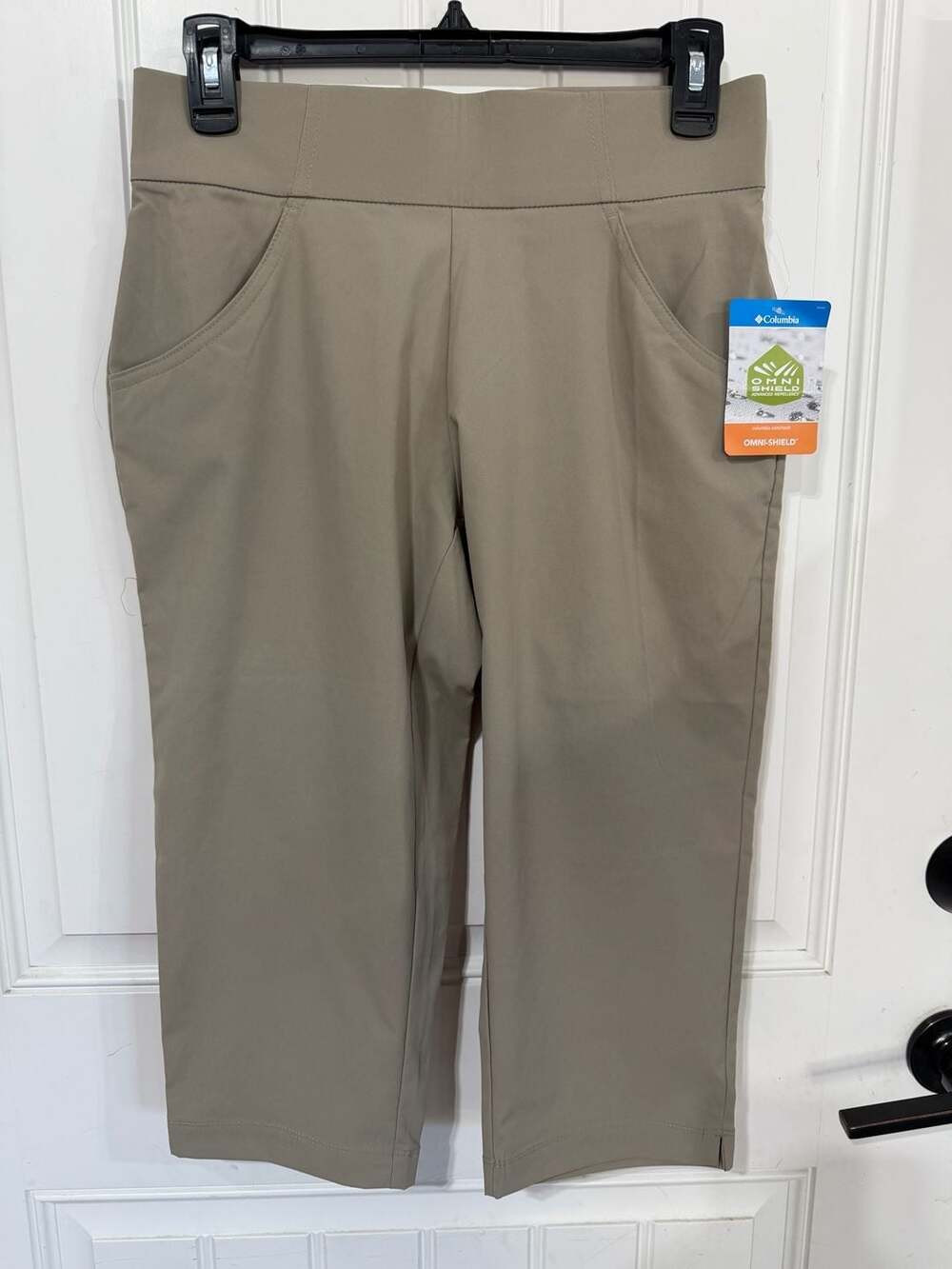 Columbia Women's Active Fit Omni-Shield Pull-On Capri Pants